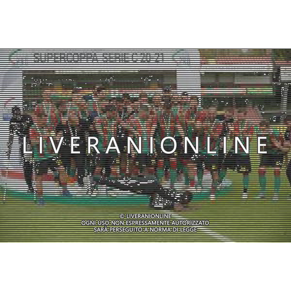 Ternana vs Perugia Supercoppa serie C - Stadio Libero Liberati - Terni 22-05-2021 nella foto La Ternana alza la supercoppa - festeggiamenti e premiazione a fine gara - Diakite si esibisce davanti la premiazione ©Federico gaetano/AGENZIA ALDO LIVERANI SAS