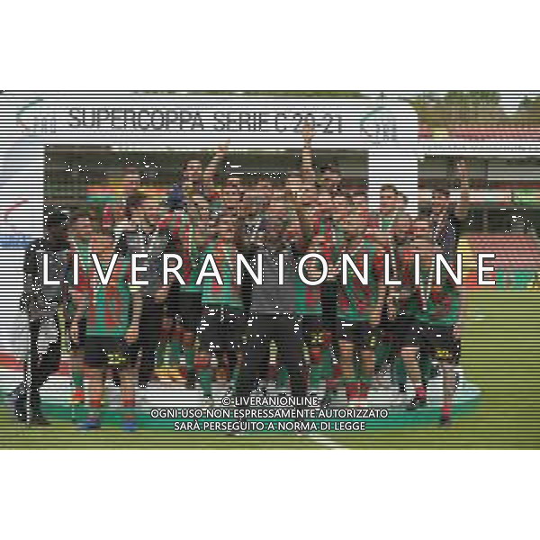 Ternana vs Perugia Supercoppa serie C - Stadio Libero Liberati - Terni 22-05-2021 nella foto La Ternana alza la supercoppa - festeggiamenti e premiazione a fine gara- La Ternana posa per un selfie di gruppo ©Federico gaetano/AGENZIA ALDO LIVERANI SAS