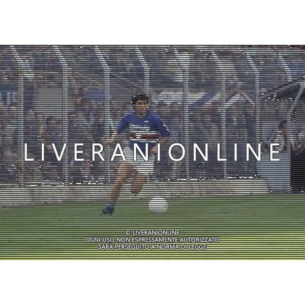RETROSPETTIVA FAUSTO SALSANO CALCIATORE NELLA FOTO FAUSTO SALSANO CON LA MAGLIA DELLA SAMPDORIA  AG ALDO LIVERANI SAS 