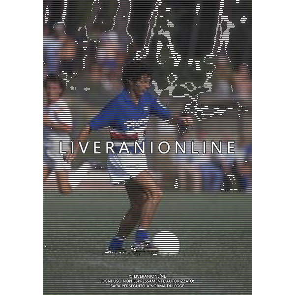 RETROSPETTIVA FAUSTO SALSANO CALCIATORE NELLA FOTO FAUSTO SALSANO CON LA MAGLIA DELLA SAMPDORIA  AG ALDO LIVERANI SAS 