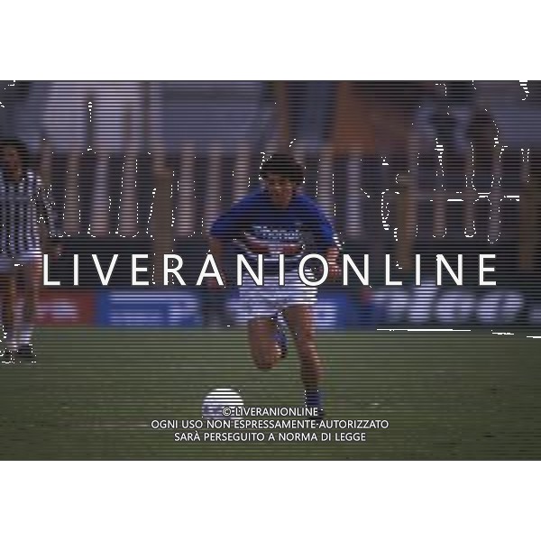 RETROSPETTIVA FAUSTO SALSANO CALCIATORE NELLA FOTO FAUSTO SALSANO CON LA MAGLIA DELLA SAMPDORIA  AG ALDO LIVERANI SAS 