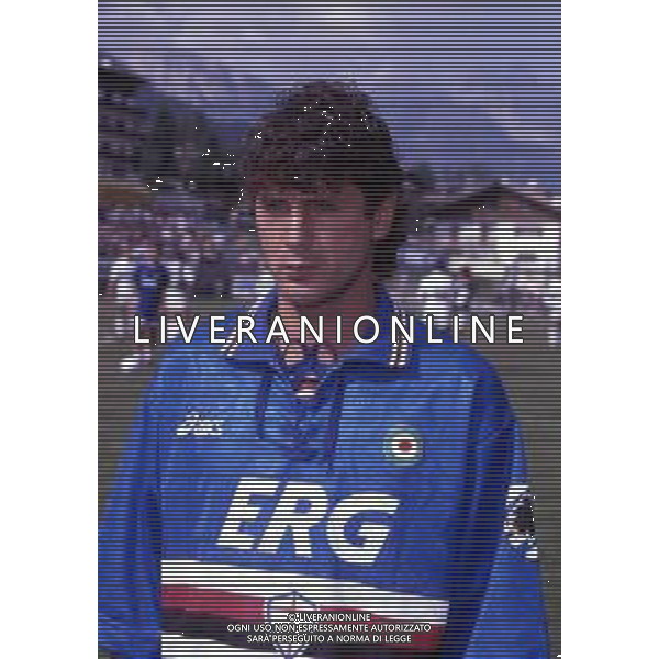 RETROSPETTIVA FAUSTO SALSANO CALCIATORE NELLA FOTO FAUSTO SALSANO CON LA MAGLIA DELLA SAMPDORIA  AG ALDO LIVERANI SAS 