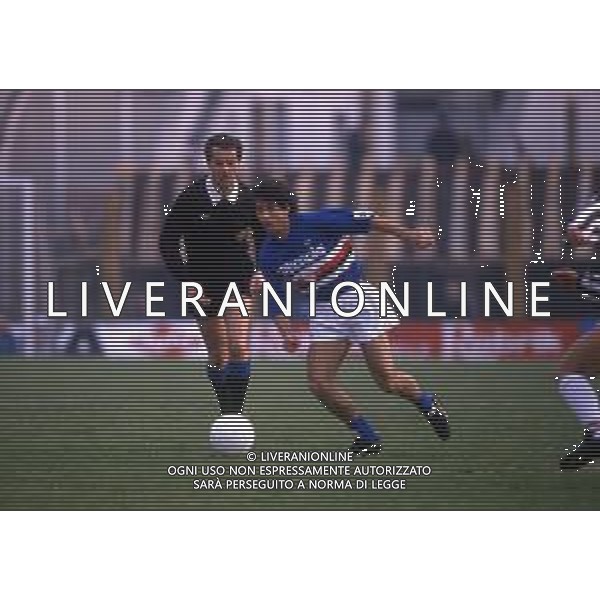 RETROSPETTIVA FAUSTO SALSANO CALCIATORE NELLA FOTO FAUSTO SALSANO CON LA MAGLIA DELLA SAMPDORIA  AG ALDO LIVERANI SAS 