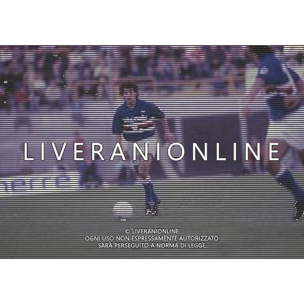 RETROSPETTIVA FAUSTO SALSANO CALCIATORE NELLA FOTO FAUSTO SALSANO CON LA MAGLIA DELLA SAMPDORIA  AG ALDO LIVERANI SAS 
