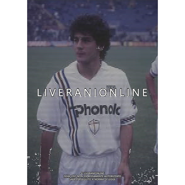 RETROSPETTIVA FAUSTO SALSANO CALCIATORE NELLA FOTO FAUSTO SALSANO CON LA MAGLIA DELLA SAMPDORIA  AG ALDO LIVERANI SAS 