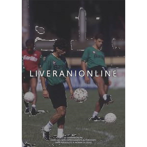 RETROSPETTIVA FAUSTO SALSANO CALCIATORE NELLA FOTO FAUSTO SALSANO CON LA MAGLIA DELLA ROMA CALCIO AG ALDO LIVERANI SAS