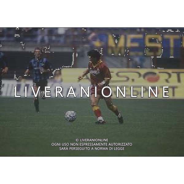 RETROSPETTIVA FAUSTO SALSANO CALCIATORE NELLA FOTO FAUSTO SALSANO CON LA MAGLIA DELLA ROMA CALCIO AG ALDO LIVERANI SAS
