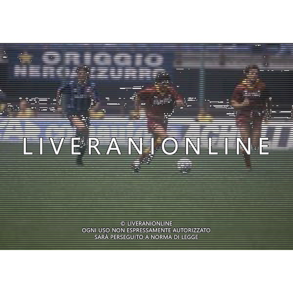 RETROSPETTIVA FAUSTO SALSANO CALCIATORE NELLA FOTO FAUSTO SALSANO CON LA MAGLIA DELLA ROMA CALCIO AG ALDO LIVERANI SAS