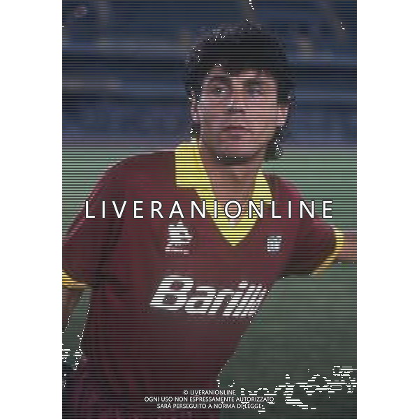 RETROSPETTIVA FAUSTO SALSANO CALCIATORE NELLA FOTO FAUSTO SALSANO CON LA MAGLIA DELLA ROMA CALCIO AG ALDO LIVERANI SAS