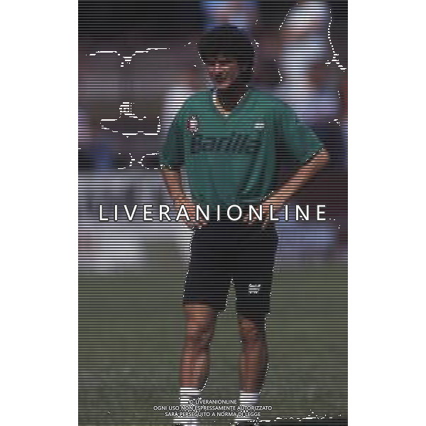 RETROSPETTIVA FAUSTO SALSANO CALCIATORE NELLA FOTO FAUSTO SALSANO CON LA MAGLIA DELLA ROMA CALCIO AG ALDO LIVERANI SAS
