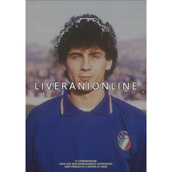 RETROSPETTIVA FAUSTO SALSANO CALCIATORE NELLA FOTO FAUSTO SALSANO CON LA MAGLIA DELLA NAZIONALE ITALIANA OLIMPICA AG ALDO LIVERANI SAS