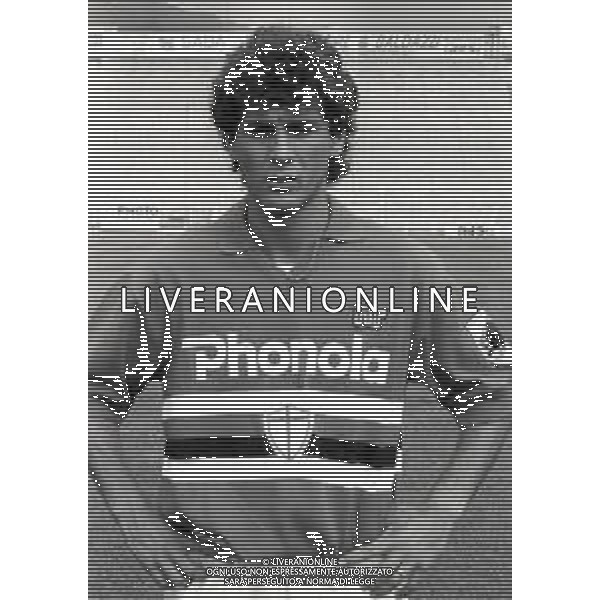 RETROSPETTIVA FAUSTO SALSANO CALCIATORE NELLA FOTO FAUSTO SALSANO CON LA MAGLIA DELLA SAMPDORIA CALCIO NELL\'ANNO 1986-1987 AG ALDO LIVERANI SAS