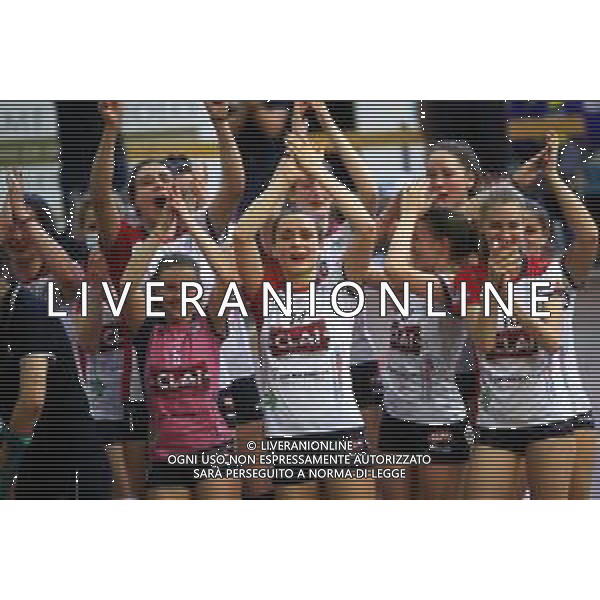 IMOLA 23 05 2021 CLAI IMOLA PALLAVOLO-SANT\'ELIA SERIE B1 PLAY OFF 3-1 NELLA FOTO ESULTANZA DOPO LA PARTITA PRIMA FILA DA SINISTRA SOFIA DAL MONTE VITTORIA GHERARDI SOFIA CAVALLI E MATILDE MELANDRI ©SANNA / AG. ALDO LIVERANI SAS