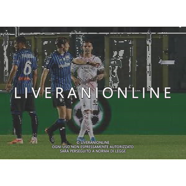 Atalanta-Milan Campionato di Calcio serie A TIM 2020/2021 38a giornata Bergamo, 23 Maggio 2021 Nella foto: Marten de Roon getta la fascia dopo l\'espulsione Ph. Soli - Ag. Aldo Liverani/ AG. ALDO LIVERANI SAS