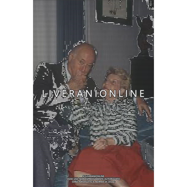 RETROSPETTIVA ERNESTO CALINDRI ATTORE NELLA FOTO ERNESTO CALINDRI NELL\'ANNO 1988 CON LA MOGLIE AG ALDO LIVERANI SAS 