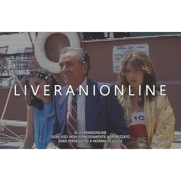 RETROSPETTIVA ENZO TORTORA PRESENTATORE TELEVISIVO NELLA FOTO ENZO TORTORA CON LE FIGLIE SILVIA E GAIA NELL\'ANNO 1982 AG ALDO LIVERANI SAS