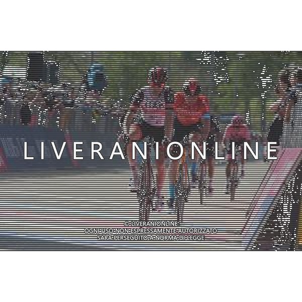 26-05-2021 Giro D\'italia; Tappa 17 Canazei - Sega Di Ala; 2021, Uae - Emirates; 2021, Bahrain - Victorious; Ulissi, Diego; Caruso, Damiano; Sega Di Ala; ©SIROTTI / AGENZIA ALDO LIVERANI SAS