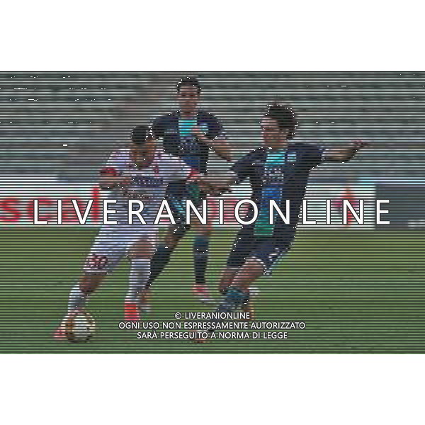 Mastrodonatom/LMedia - Bari vs Feralpisalo - Campionato di Calcio Serie C - Lega Pro 2020/2021 26 maggio 2021 - Stadio San Nicola, Bari, Italia Nella foto: Giovanni Mercurio (SSC Bari) e Federico Bergonzi (Feralpisalo) @Mastrodonatom/LMedia/ AGENZIA ALDO LIVERANI SAS