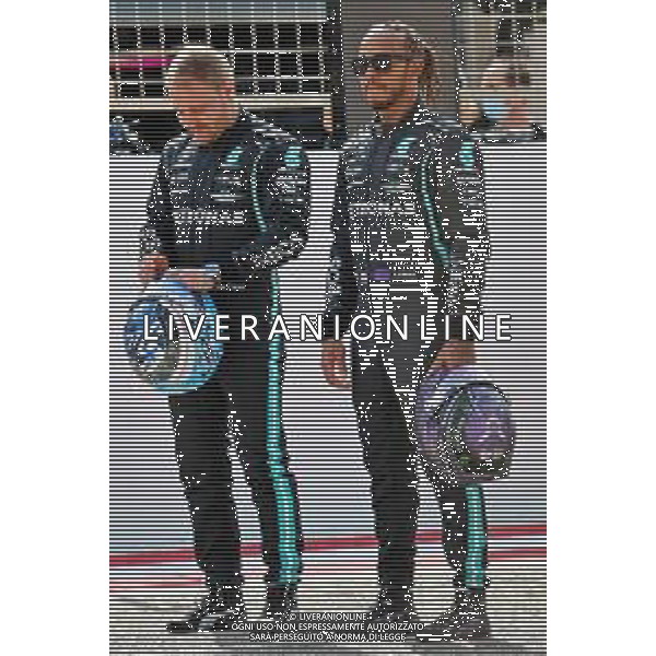 (L to R): Valtteri Bottas (FIN) Mercedes AMG F1 and Lewis Hamilton (GBR) Mercedes AMG F1. 12.03.2021. Formula 1 Testing, Sakhir, Bahrain, Day One. - www.xpbimages.com, EMail: requests@xpbimages.com © Copyright: Batchelor / XPB Images/ AGENZIA ALDO LIVERANI SAS - ITALY ONLY EDITORIAL USE ONLY