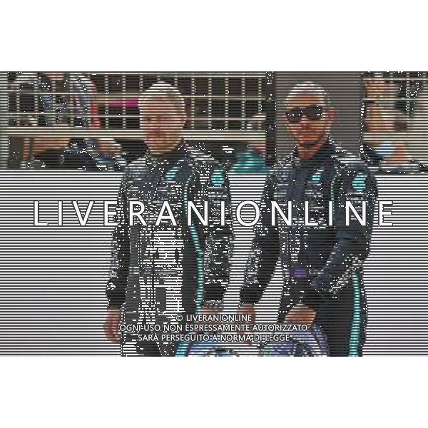 (L to R): Valtteri Bottas (FIN) Mercedes AMG F1 and Lewis Hamilton (GBR) Mercedes AMG F1. 12.03.2021. Formula 1 Testing, Sakhir, Bahrain, Day One. - www.xpbimages.com, EMail: requests@xpbimages.com © Copyright: Batchelor / XPB Images/ AGENZIA ALDO LIVERANI SAS - ITALY ONLY EDITORIAL USE ONLY