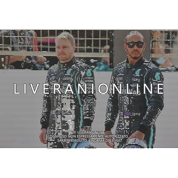 (L to R): Valtteri Bottas (FIN) Mercedes AMG F1 and Lewis Hamilton (GBR) Mercedes AMG F1. 12.03.2021. Formula 1 Testing, Sakhir, Bahrain, Day One. - www.xpbimages.com, EMail: requests@xpbimages.com © Copyright: Batchelor / XPB Images/ AGENZIA ALDO LIVERANI SAS - ITALY ONLY EDITORIAL USE ONLY