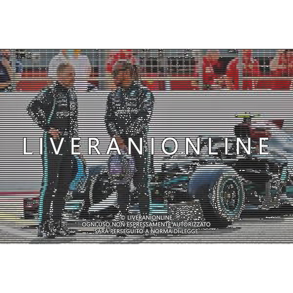 (L to R): Valtteri Bottas (FIN) Mercedes AMG F1 and Lewis Hamilton (GBR) Mercedes AMG F1. 12.03.2021. Formula 1 Testing, Sakhir, Bahrain, Day One. - www.xpbimages.com, EMail: requests@xpbimages.com © Copyright: Batchelor / XPB Images/ AGENZIA ALDO LIVERANI SAS - ITALY ONLY EDITORIAL USE ONLY