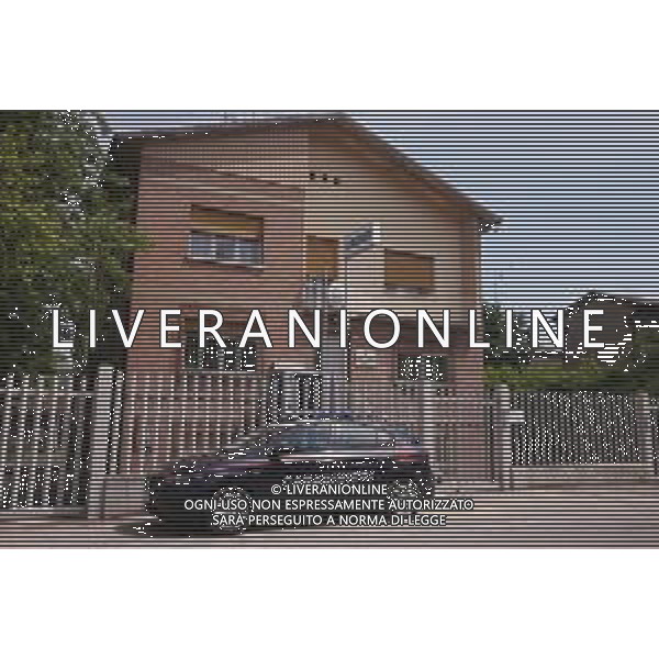 Reggio Emilia 27.05.2021 Ragazza scomparsa dopo il no alle nozze combinate, in un video 3 uomini con le pale ripresi mentre escono dalla casa della ragazza. L’intera famiglia partita all’improvviso per il Pakistan, ma nelle liste d’imbarco il nome della ragazza non c’e\' ©SANTANDREA / AGENZIA ALDO LIVERANI SAS