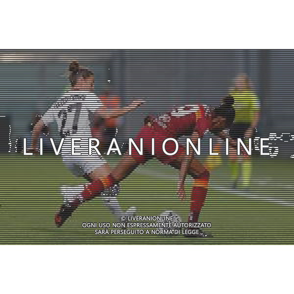 Scaccianocer/LMedia - Finals - AC Milan vs AS Roma - Italian Coppa Italia Women football match 2020/2021 30 May 2021 - MAPEI Stadium, Reggio Emilia, Italy Photo showing: Linda Tucceri Cimini (AC Milan) and Lindsey Thomas (AS Roma) @Scaccianocer/LMedia/ AGENZIA ALDO LIVERANI SAS