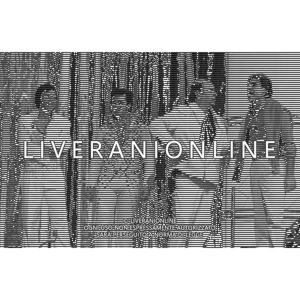 RETROSPETTIVA BRUNO GAMBAROTTA GIORNALISTA nella foto durante la registrazione di della riedizione del programma televisivo a quiz \' Lascia o raddoppia? \' nel 1989 con Lando Buzzanca e la cantante Johara ©Archivio Agenzia Liverani / AGENZIA ALDO LIVERANI SAS