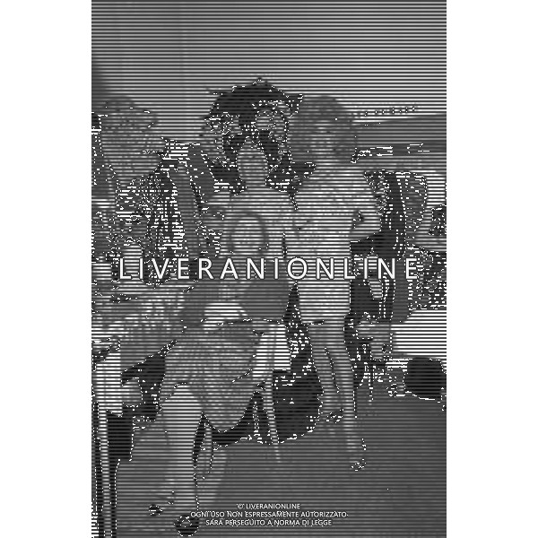 I LEGNANESI COMPAGNIA TEATRALE DIALETTALE A MILANO NEL 1973 - RETROSPETTIVA NELLA FOTO FELICE MUSAZZI, RENATO LOMBARDI E TONY BARLOCCO IN CAMERINO AL TRUCCO ©Archivio Giovanni Liverani/DFP/AGENZIA ALDO LIVERANI SAS