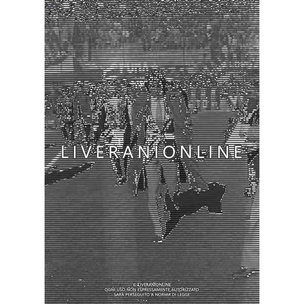 RETROSPETTIVA BRUNO PACE ALLENATORE CATANZARO CALCIO NELLA FOTO BRUNO PACE ALLENATORE CATANZARO NELL\'ANNO 1981-1982 AG ALDO LIVERANI SAS