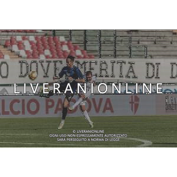 Radonia/LMedia - Padova Calcio vs Renate - Campionato di Calcio Serie C - Lega Pro 2020/2021 02 giugno 2021 - Stadio Euganeo, Padova, Italia Nella foto: il tiro di Cosimo Chirico\' (Padova) @Radonia/LMedia/AGENZIA ALDO LIVERANI SAS