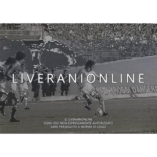 08-02-1981 VARESE CAMPIONATO DI CALCIO SERIE B VARESE FOGGIA 0-0 NELLA FOTO AZIONE DI GIOCO AG ALDO LIVERANI SAS