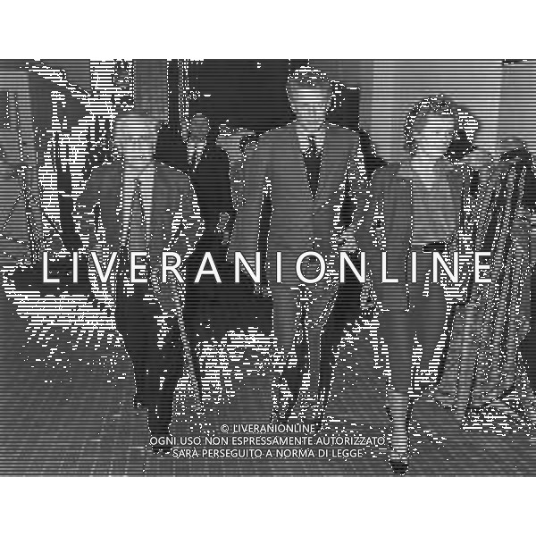 RETROSPETTIVA CARLO CARACCIOLO EDITORE E GIORNALISTA NELLA FOTO CON MARIO SOLDATI e Violante Visconti di Modrone ©Archivio Giovanni Liverani/AGENZIA ALDO LIVERANI SAS