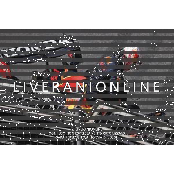 Max Verstappen (NLD) Red Bull Racing RB16B crashed in the third practice session. 05.06.2021. Formula 1 World Championship, Rd 6, Azerbaijan Grand Prix, Baku Street Circuit, Azerbaijan, Qualifying Day. - www.xpbimages.com, EMail: requests@xpbimages.com © Copyright: Batchelor / XPB Images/AGENZIA ALDO LIVERANI SAS - ITALY ONLY EDITORIAL USE ONLY
