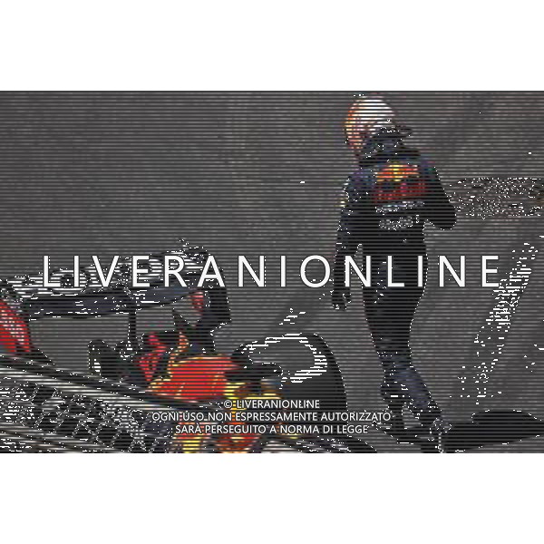 Max Verstappen (NLD) Red Bull Racing RB16B crashed in the third practice session. 05.06.2021. Formula 1 World Championship, Rd 6, Azerbaijan Grand Prix, Baku Street Circuit, Azerbaijan, Qualifying Day. - www.xpbimages.com, EMail: requests@xpbimages.com © Copyright: Batchelor / XPB Images/AGENZIA ALDO LIVERANI SAS - ITALY ONLY EDITORIAL USE ONLY