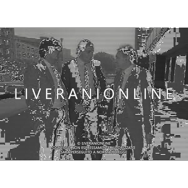 1984 MILANO LEGA CALCIO VIA FILIPPETTI INAUGURAZIONE DI ALCUNI NUOVI LOCALI ALLA PRESENZA DEI PRESIDENTI SERIE A E B NELLA FOTO ANTONIO JULIANO E FELICE PULICI E CORRADO FERLAINO AG ALDO LIVERANI SAS