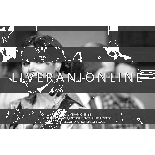 RETROSPETTIVA MIKE BONGIORNO CONDUTTORE TELEVISIVO NELLA TRASMISSIONE TELEVISIVA \'SCOMMETTIAMO\' GIOCO A QUIZ NEL 1978 Nella foto la Valletta Patrizia Garganese ©Archivio Giovanni Liverani/AGENZIA ALDO LIVERANI SAS