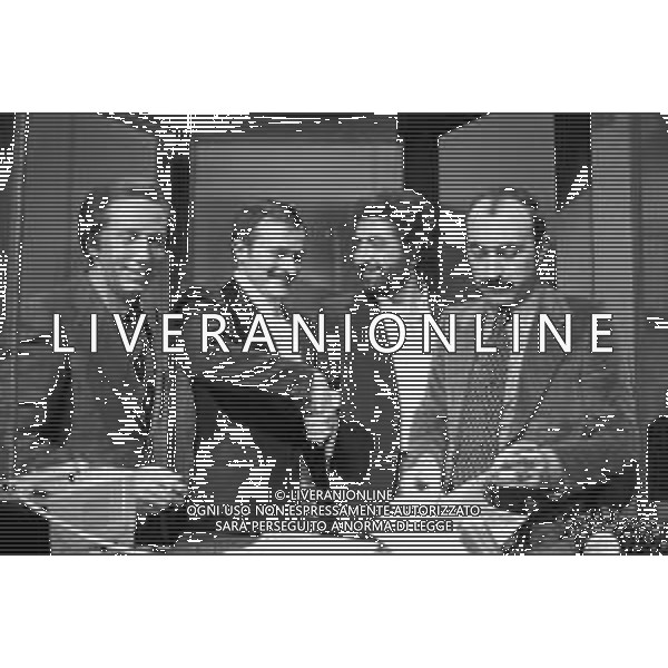 RETROSPETTIVA MIKE BONGIORNO CONDUTTORE TELEVISIVO NELLA TRASMISSIONE TELEVISIVA \'SCOMMETTIAMO\' GIOCO A QUIZ NEL 1978 Nella foto il concorrente Paolo Paolicchi e il notaio Ludovico Peregrini ©Archivio Giovanni Liverani/AGENZIA ALDO LIVERANI SAS