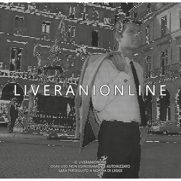 RETROSPETTIVA REED DEAN ATTORE NELLA FOTO REED DEAN A PARIGI NELL\'ANNO 1967 AG ALDO LIVERANI SAS
