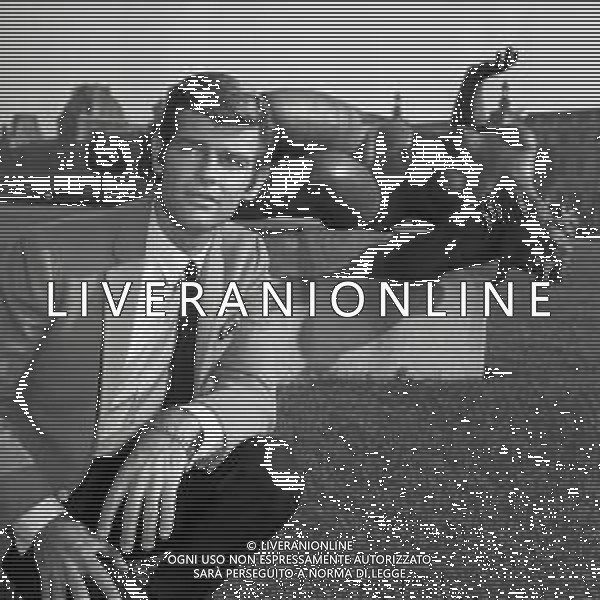 RETROSPETTIVA REED DEAN ATTORE NELLA FOTO REED DEAN A PARIGI NELL\'ANNO 1967 AG ALDO LIVERANI SAS
