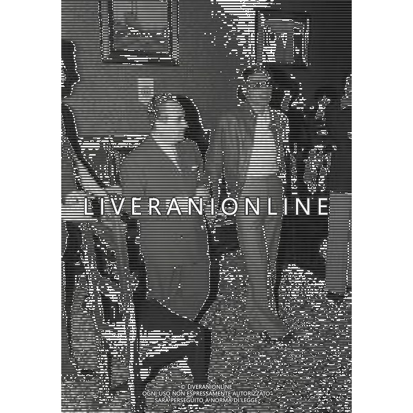 RETROSPETTIVA LUC MERENDA ATTORE NELLA FOTO LUC MERENDA A MILANO NELL\'ANNO 1975 A TAORMINA PERL\'ULIVO D\'ARGENTO AG ALDO LIVERANI SAS