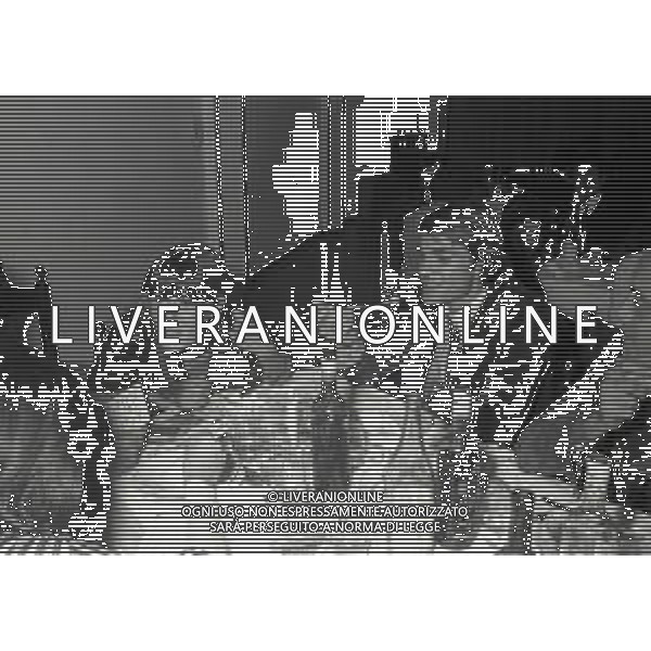 RETROSPETTIVA LUC MERENDA ATTORE NELLA FOTO LUC MERENDA A MILANO NELL\'ANNO 1975 A TAORMINA PERL\'ULIVO D\'ARGENTO AG ALDO LIVERANI SAS