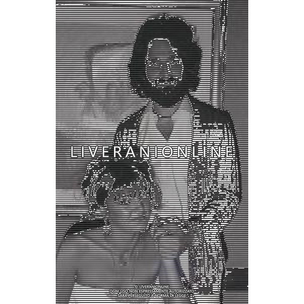 RETROSPETTIVA ANDY LUOTTO ATTORE NELLA FOTO ANDY LUOTTO CON ELISABETTA GHERSEL AD ASIAGO NELL\'ANNO 1980 AG ALDO LIVERANI SAS  