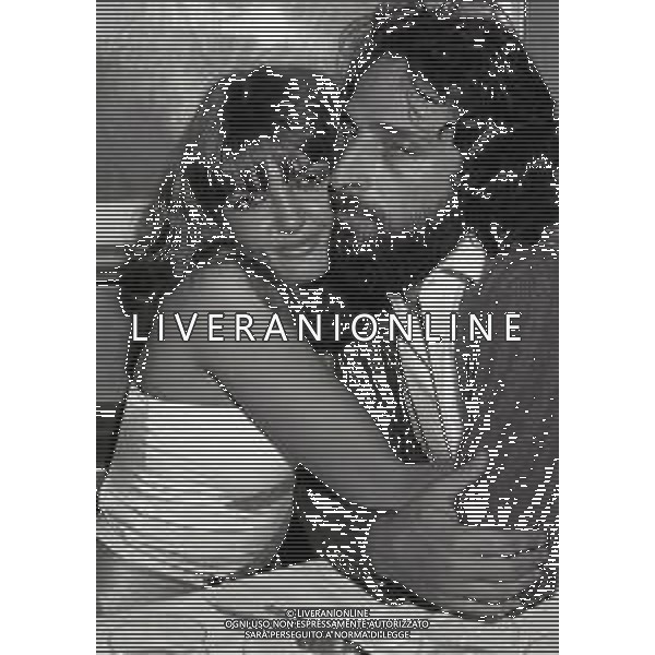 RETROSPETTIVA ANDY LUOTTO ATTORE NELLA FOTO ANDY LUOTTO CON ELISABETTA GHERSEL AD ASIAGO NELL\'ANNO 1980 AG ALDO LIVERANI SAS  