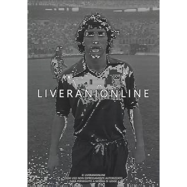 RETROSPETTIVA GIOVANNI FRANCINI CALCIATORE NELLA FOTO GIOVANNI FRANCINI CON LA MAGLIA DEL TORINO CALCIO NELL\'ANNO 1981-1982 AG ALDO LIVERANI SAS
