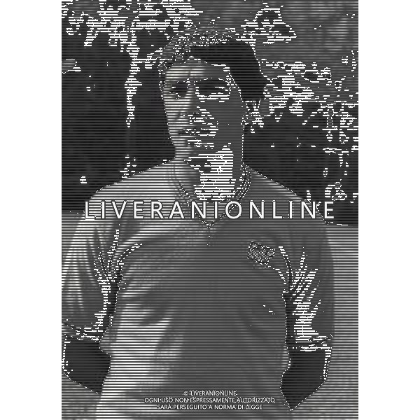RETROSPETTIVA AGATINO CUTTONE CALCIATORE NELLA FOTO AGATINO CUTTONE CON LA MAGLIA DEL CATANZARO CALCIO NELL\'ANNO 1982 AG ALDO LIVERANI SAS