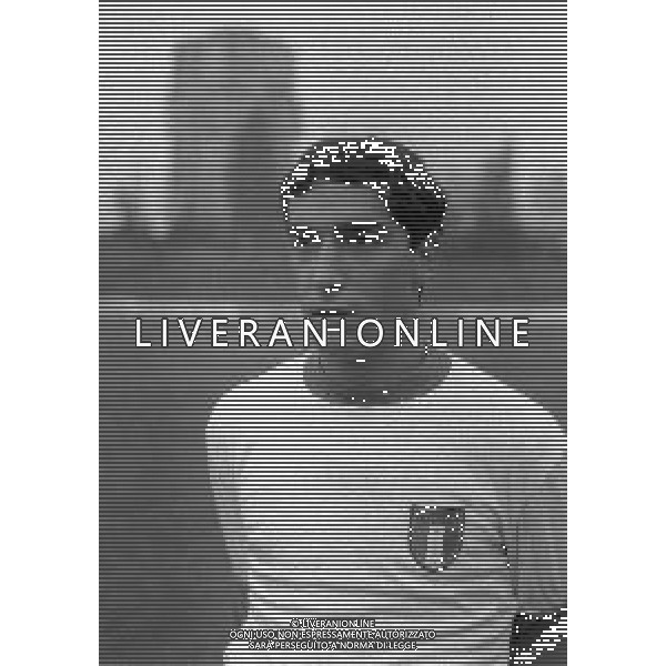 RETROSPETTIVA AGATINO CUTTONE CALCIATORE NELLA FOTO AGATINO CUTTONE CON LA MAGLIA DELLA NAZIONALE ITALIANA NELL\'ANNO 1982 AG ALDO LIVERANI SAS