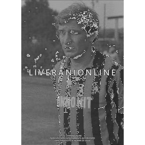 RETROSPETTIVA KLAUS BACHLECHNER CALCIATORE NELLA FOTO KLAUS BACHLECHNER CON LA MAGLIA DELL\'INTER CALCIO NELL\'ANNO 1981-1982 AG ALDO LIVERANI SAS