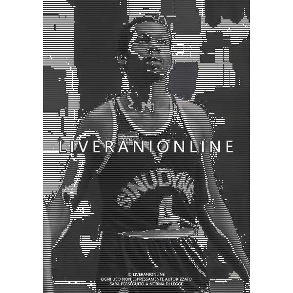 RETROSPETTIVA ELVIS ROLLE BASKET NELLA FOTO ELVIS ROLLE CON LA MAGLIA DELLA SINUDYNE BASKET BOLOGNA NELL\'ANNO 1982 AG ALDO LIVERANI SAS